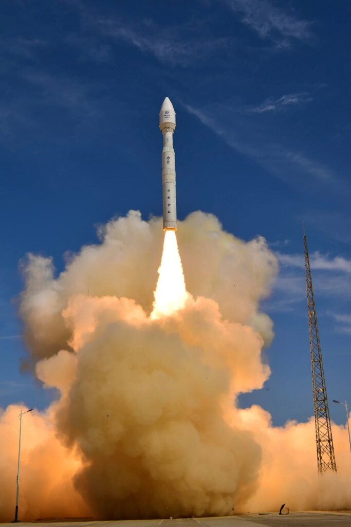 México con China lanza sus primeros satélites miniaturizados y abre una nueva era espacial