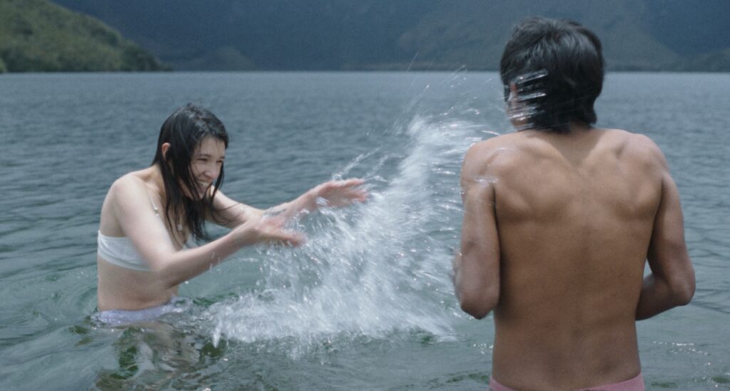 'Hiedra', con la producción ejecutiva de Karla Souza, triunfa en Venecia y San Sebastián