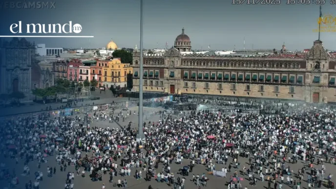 Marcha de la Generación Z derriba todas las vallas de Palacio Nacional; policía se enfrenta a manifestantes