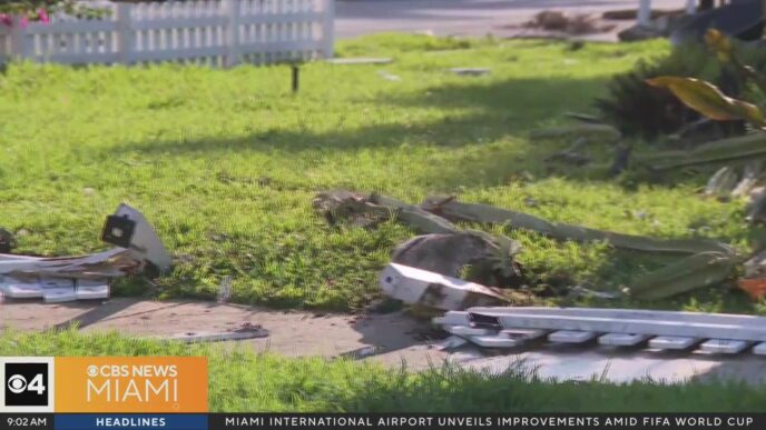 Car Crashes Into Hollywood Home Early Saturday Morning